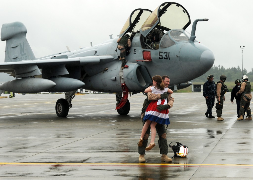 Girl reunites with her Air Force father