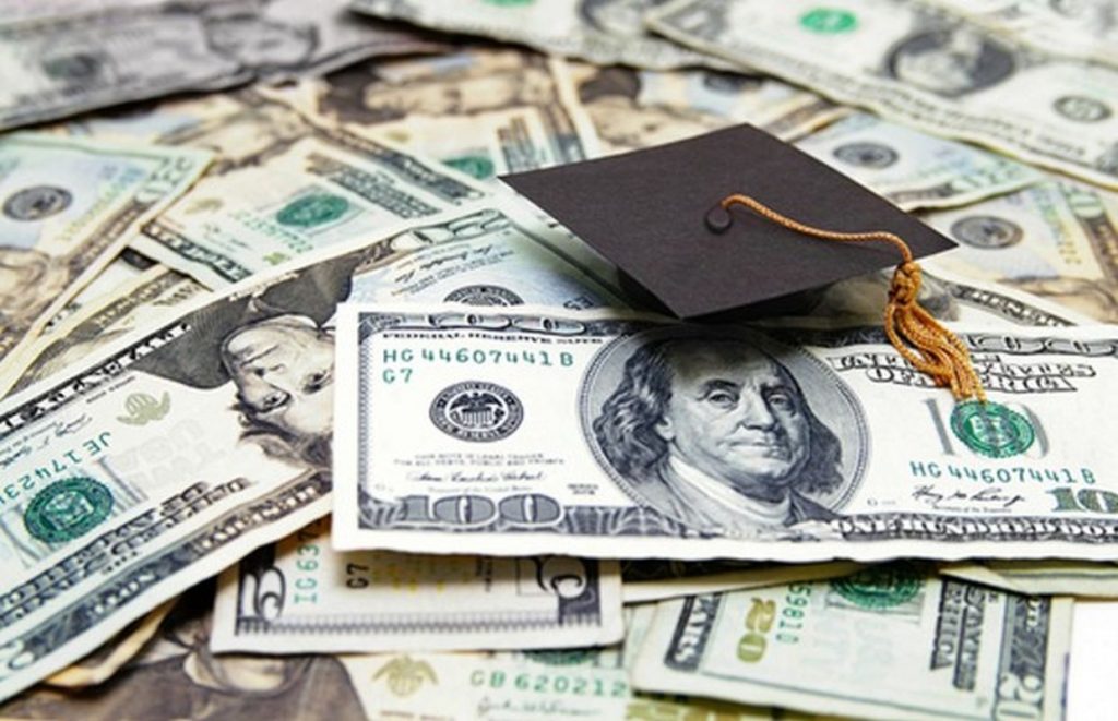 Meet the Apps Taking the Tedium Out of Scholarships Applications