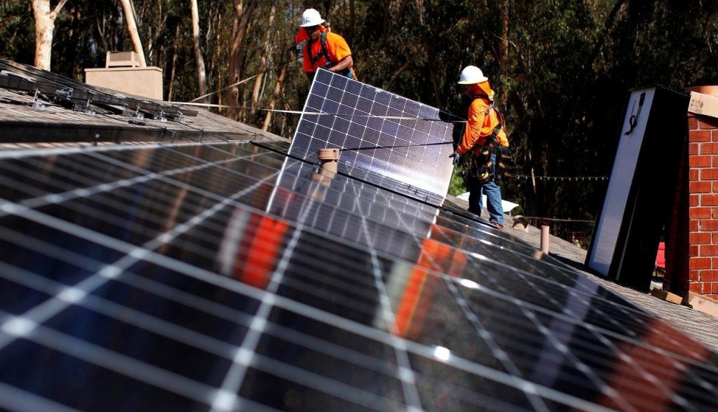 Sunny California Mandates Solar Panels in New Homes