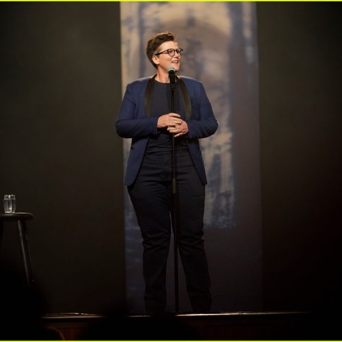 The 7 Best Female Comedians Available on Netflix Right Now