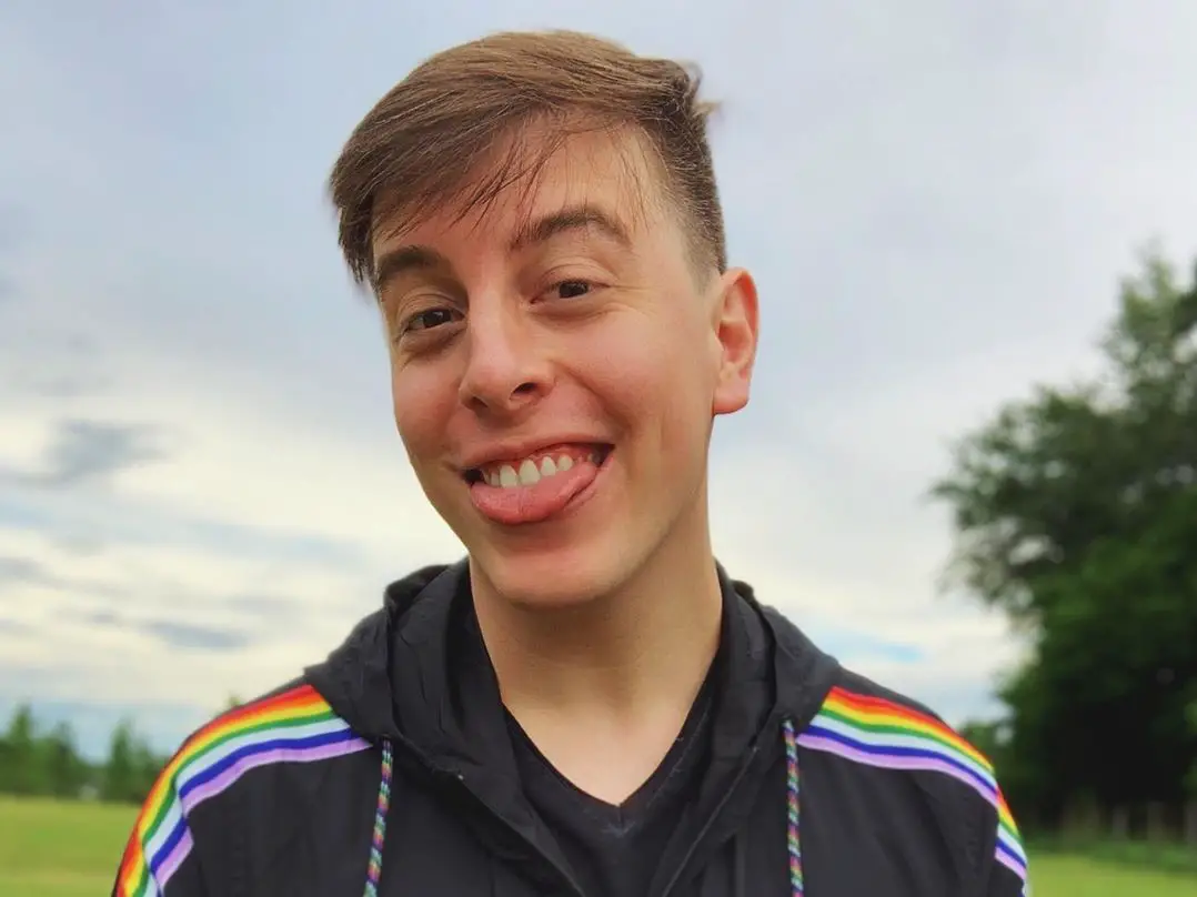 Thomas Sanders Explores Mental Illness In A Comprehensible Way