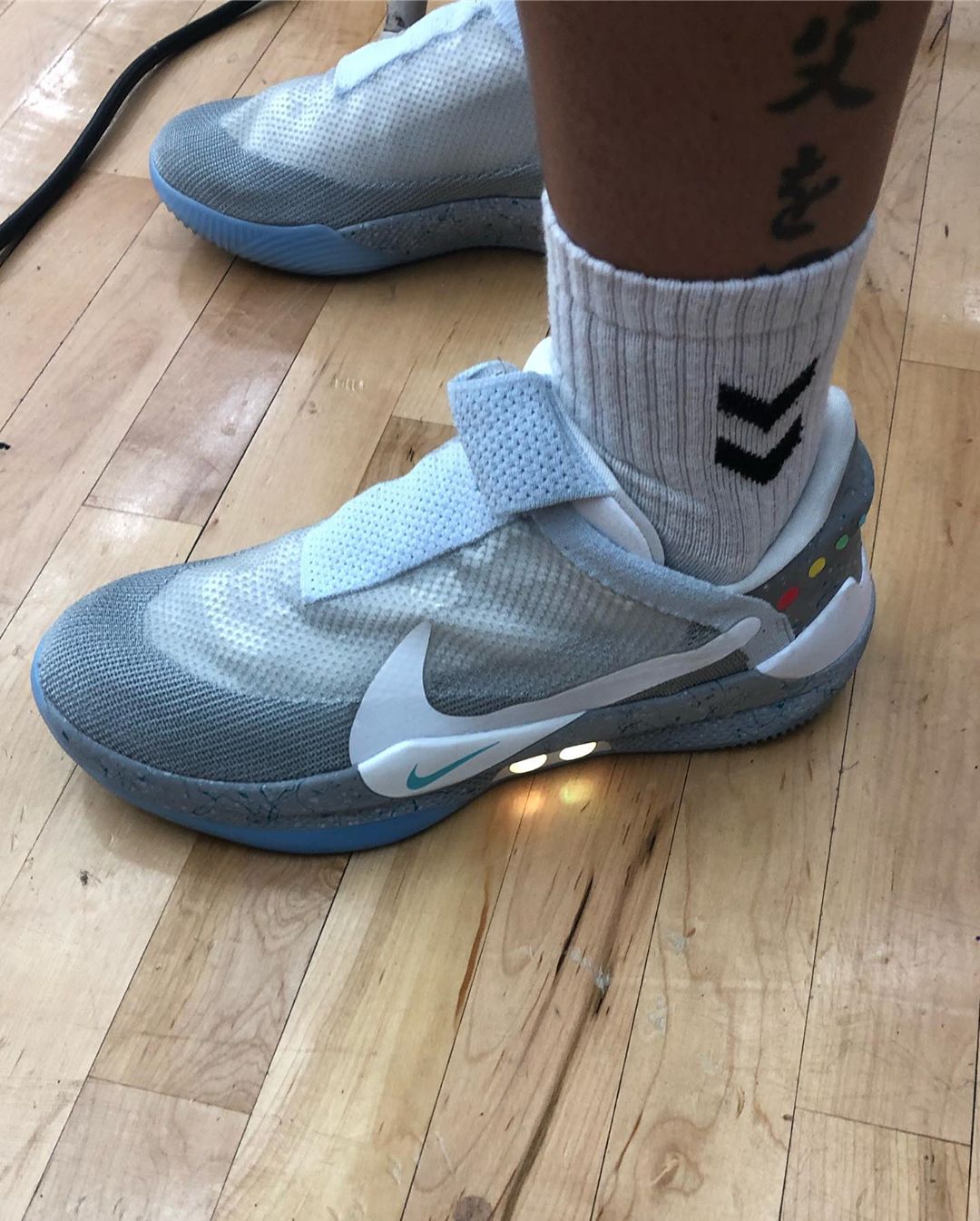 mens nike adapt