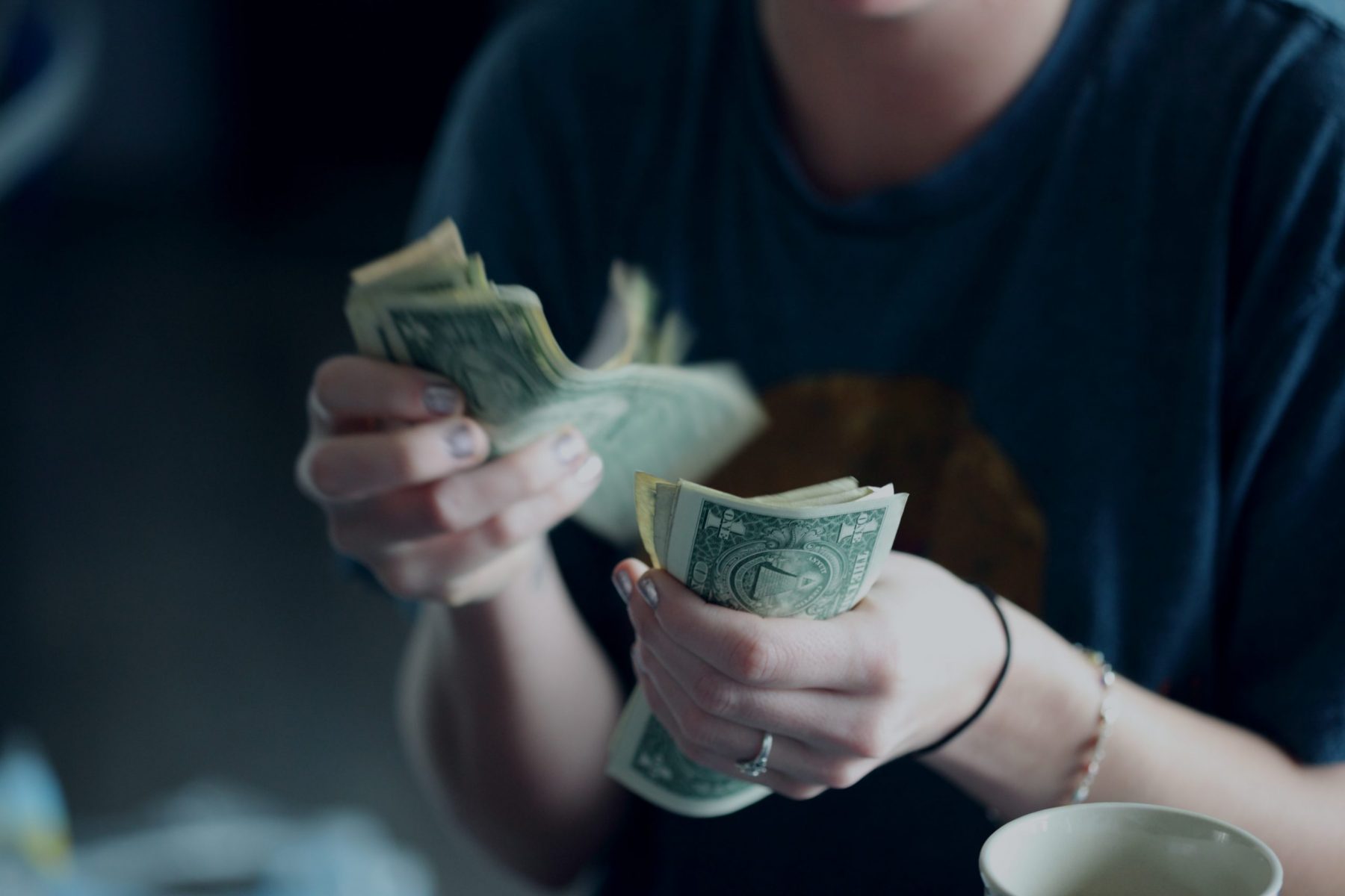 5 strangest ways for students to make money during university