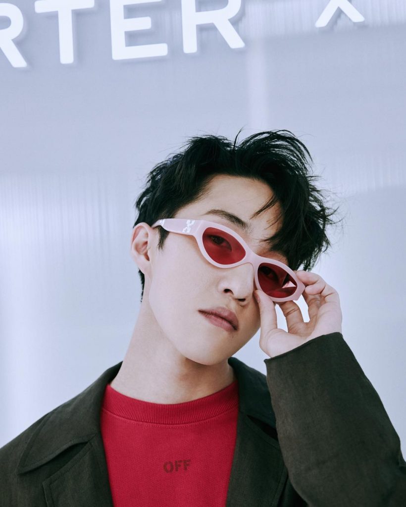 In an article about Korean R&B, an image of Zion T.