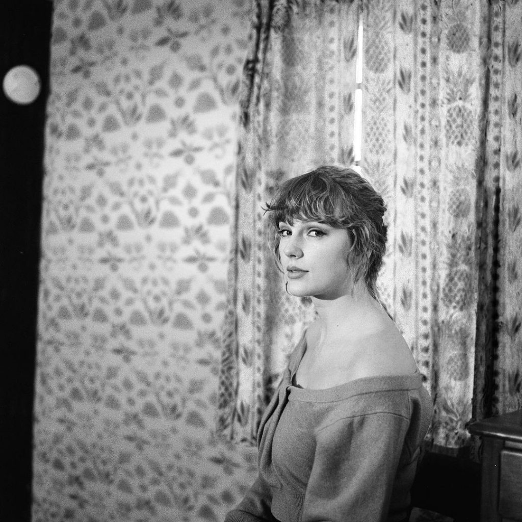 An image of Taylor Swift in an article about Evermore