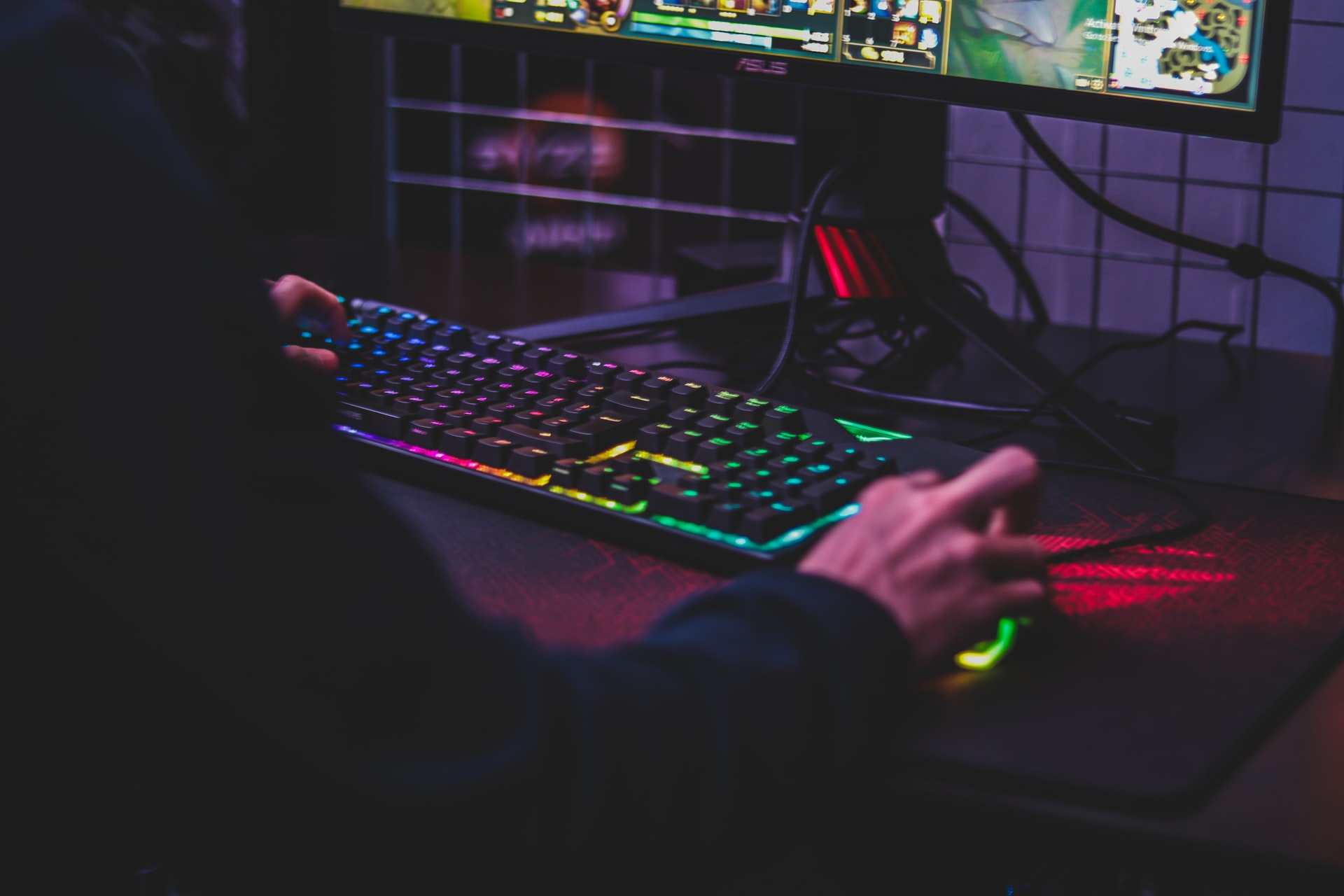 Person playing League of Legends