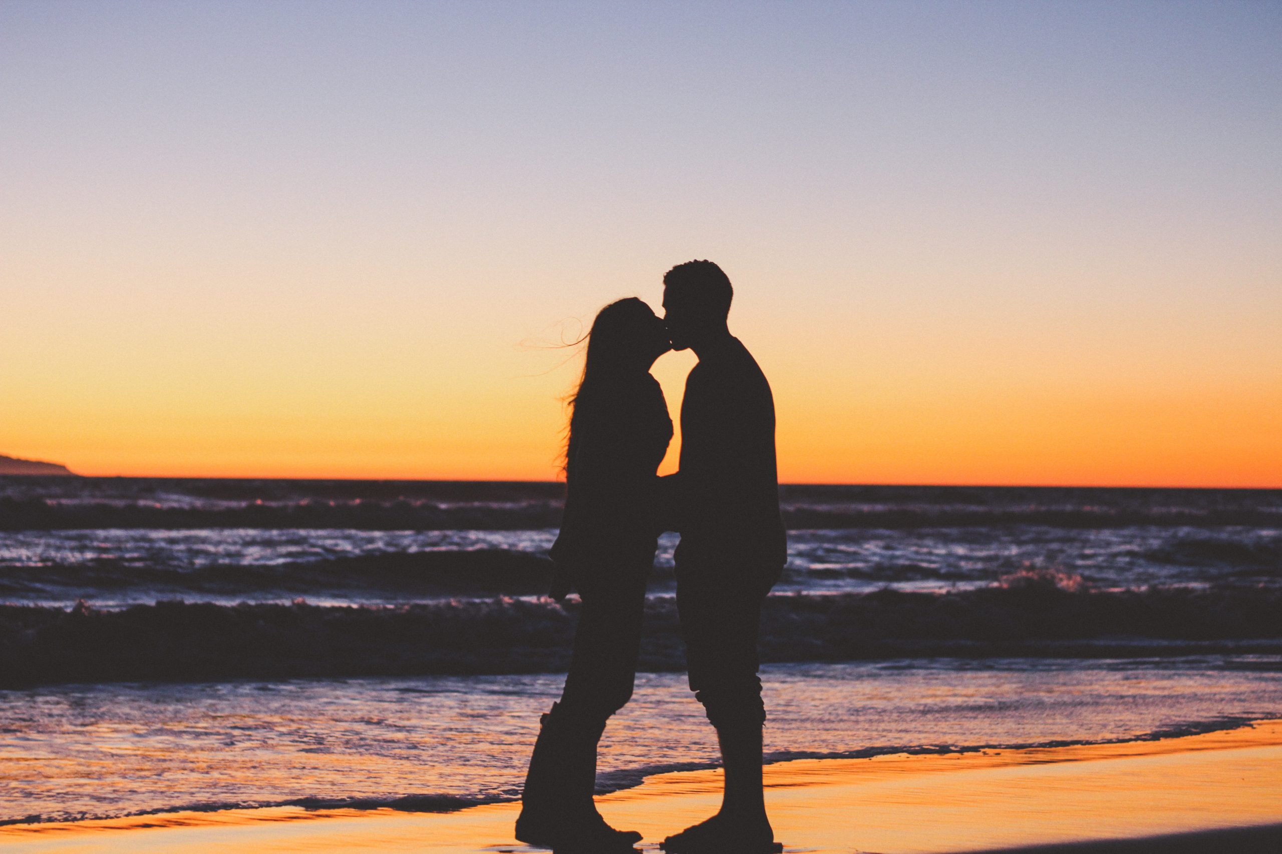 Best Online Dating Sites To Find Your Summer Someone